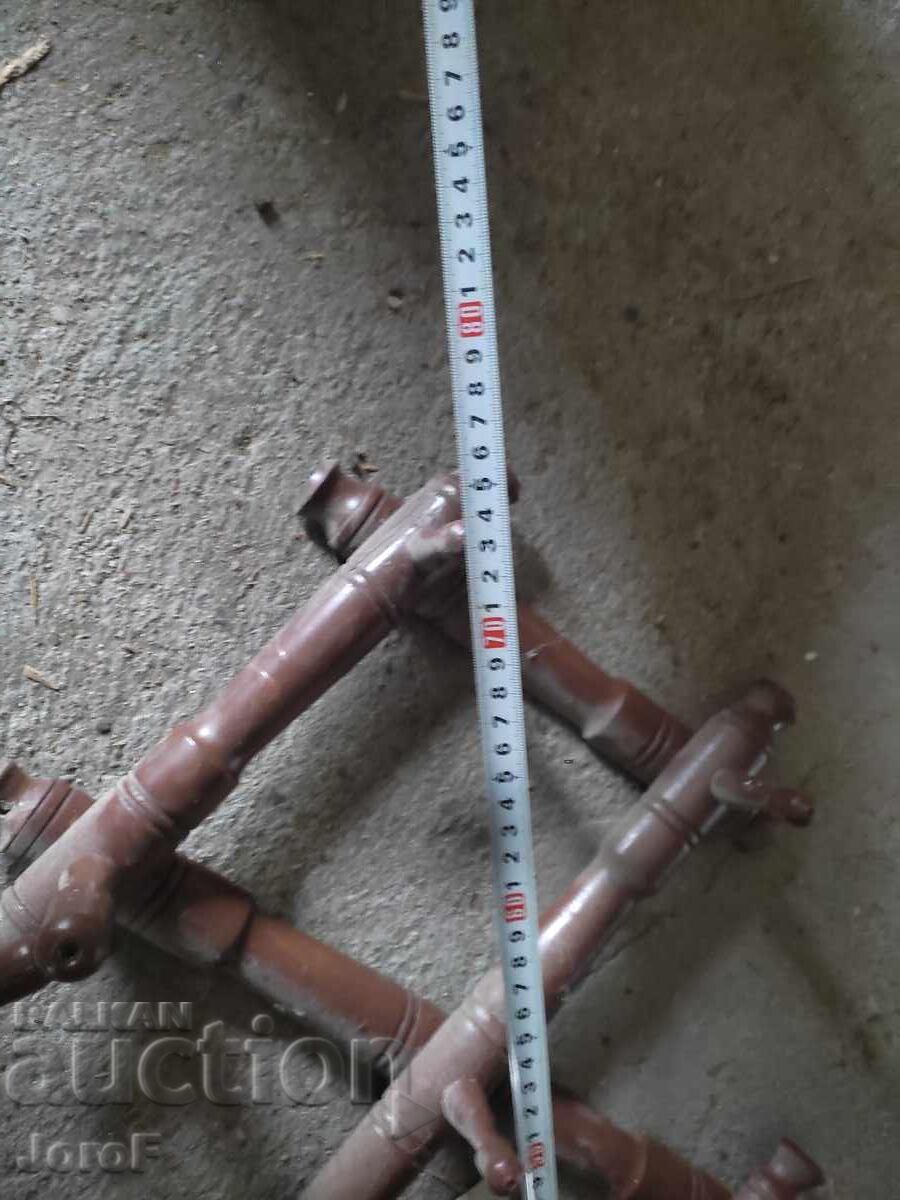 Vechi umeraș de lemn rustic Preț 20 lv cu preț 20.00 BGN | € 10.23 Vechi umeraș de lemn rustic Preț 20 lv cu preț 20.00 BGN | € 10.23