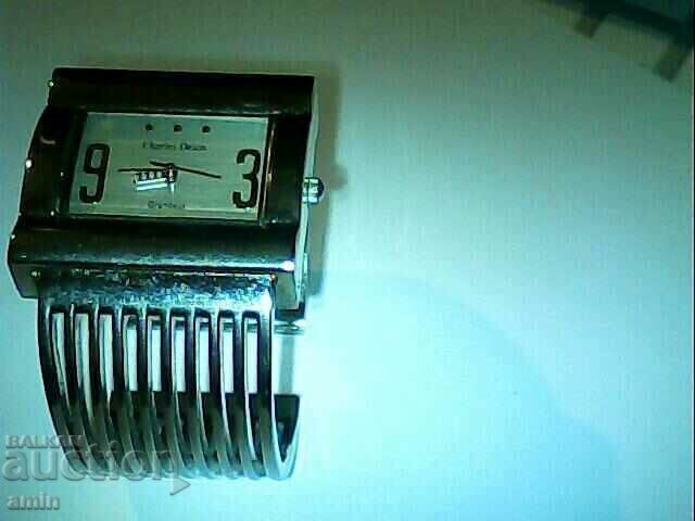 4асовник шарл делон работи бес батри с цена 15.00 лв. | € 7.67