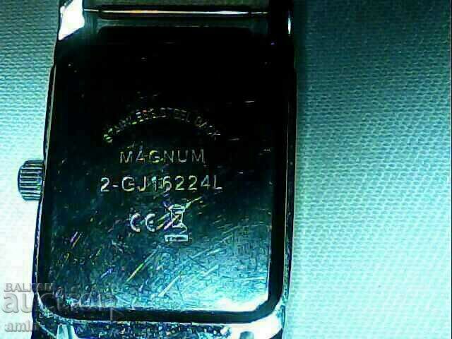 Аукцион красив дамески мошки 4асовник работи первектно Аукцион красив дамески мошки 4асовник работи первектно