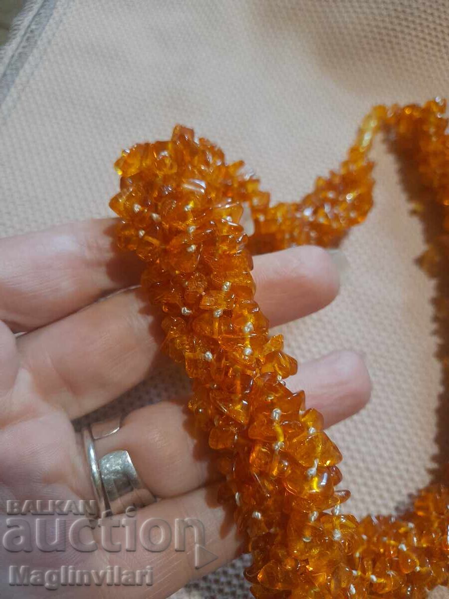 Colier de chihlimbar cu preț 60.00 BGN | € 30.68 Colier de chihlimbar cu preț 60.00 BGN | € 30.68