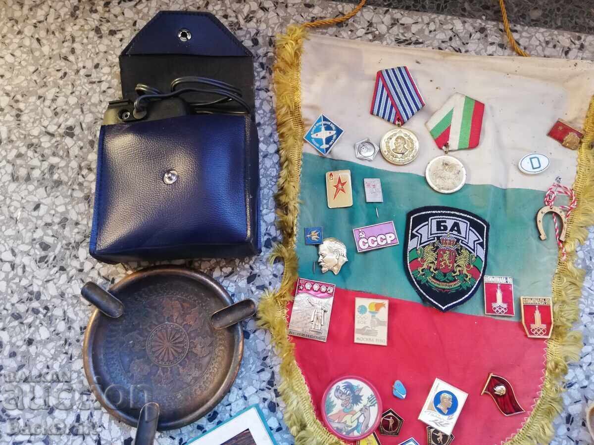 Δημοπρασία Πολλά παλιά αντικείμενα από τη σοφίτα, κάτι για όλους Δημοπρασία Πολλά παλιά αντικείμενα από τη σοφίτα, κάτι για όλους