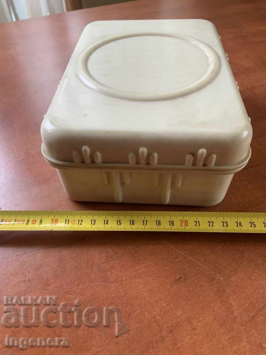 КУТИЯ БАКЕЛИТ ОТ РАННИЯ СОЦ с цена 19.00 лв. | € 9.71