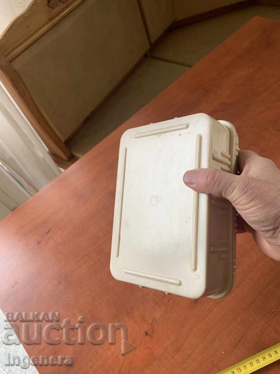 Доставка на КУТИЯ БАКЕЛИТ ОТ РАННИЯ СОЦ