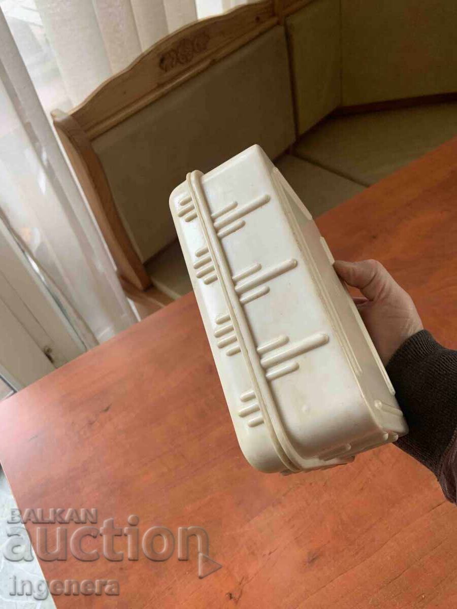 КУТИЯ БАКЕЛИТ ОТ РАННИЯ СОЦ - 6