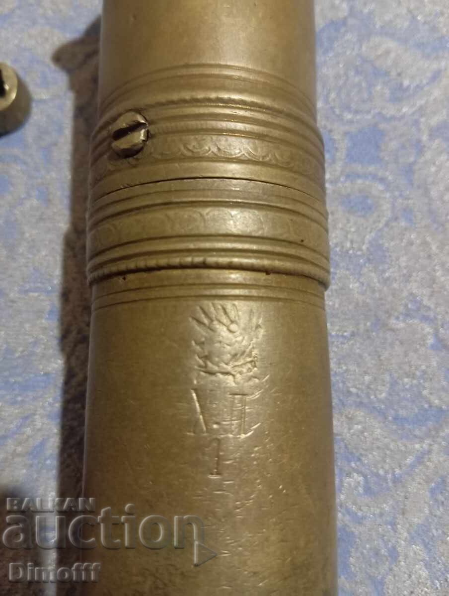 Бронзова мелница за кафе с цена € 15.00 | 29.34 лв.