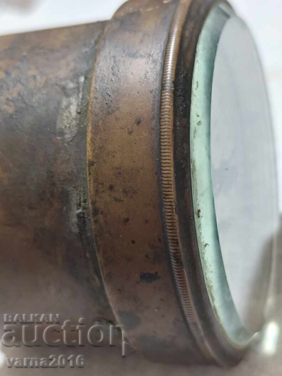 Ceas de bord antic din alamă pentru automobil cu preț 200.00 BGN | € 102.26 Ceas de bord antic din alamă pentru automobil cu preț 200.00 BGN | € 102.26