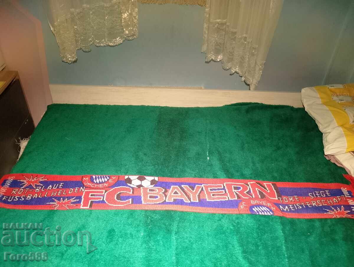 Eșarfă de fan 3 cu preț 6.00 BGN | € 3.07