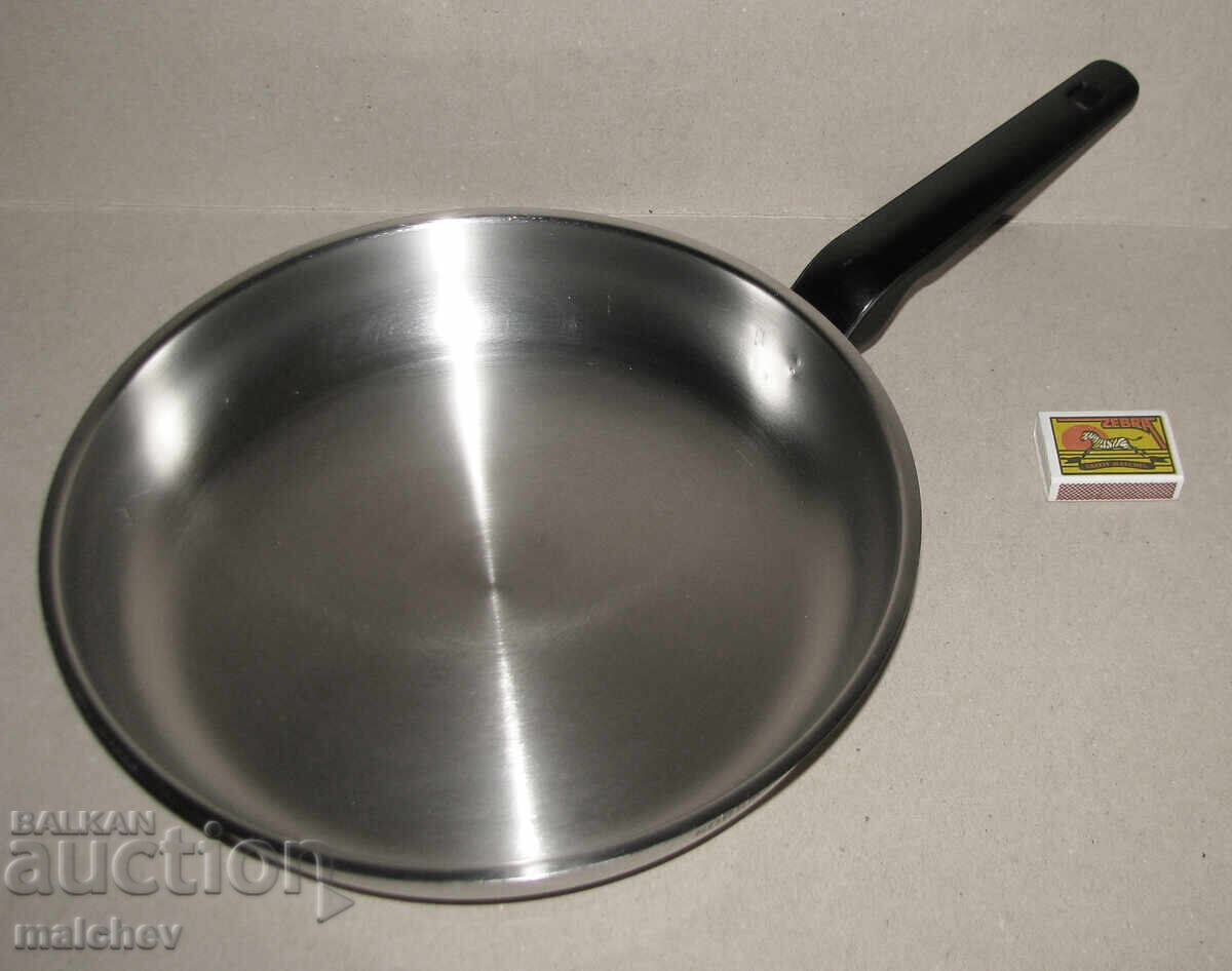 Μεγάλο τηγάνι Korkmaz 28 εκ. κάψουλα πυθμένας λαβή βακελίτη με τιμή 15.00 BGN | € 7.67 Μεγάλο τηγάνι Korkmaz 28 εκ. κάψουλα πυθμένας λαβή βακελίτη με τιμή 15.00 BGN | € 7.67