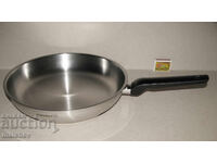 Голям тиган Korkmaz 28 см капсулирано дъно бакелитова дръжка