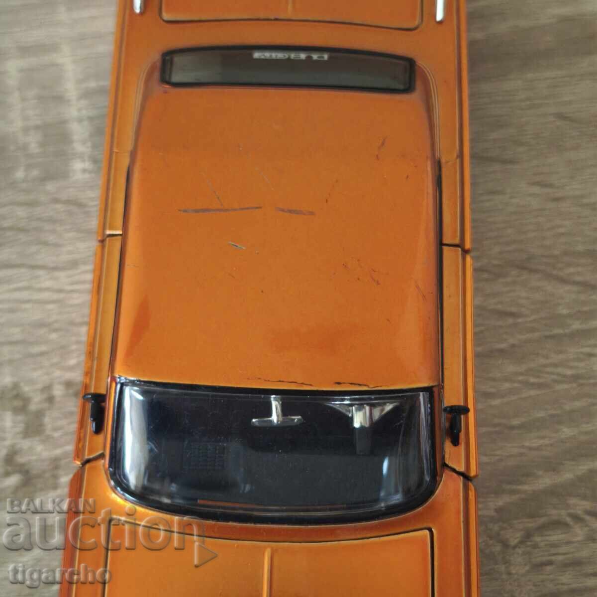 Παράδοση Ένα μεταλλικό καρότσι Παράδοση Ένα μεταλλικό καρότσι