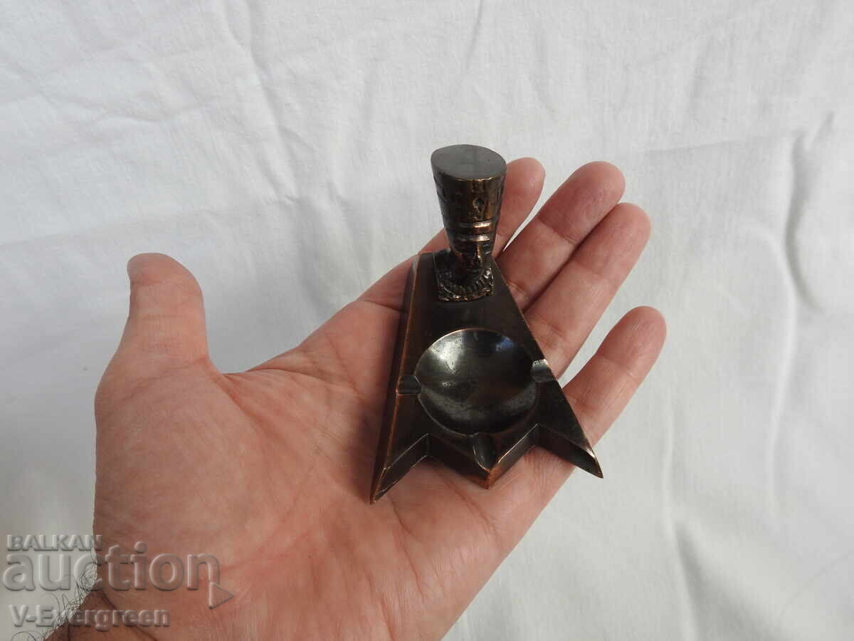 Old ashtray souvenir Egypt Nefertiti copper bronze