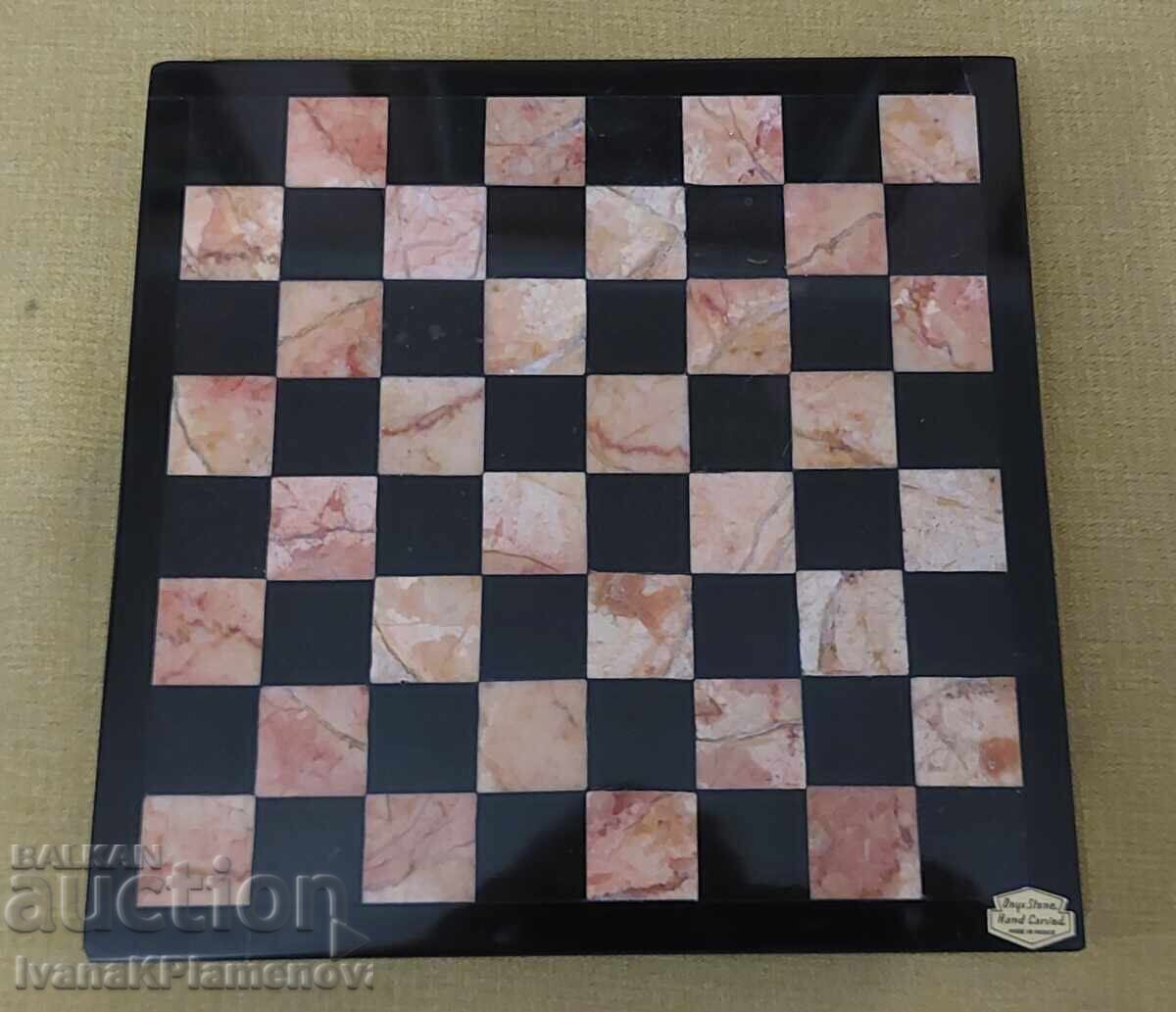 Șah din onix sculptat manual pentru cunoscători cu preț 120.00 BGN | € 61.36 Șah din onix sculptat manual pentru cunoscători cu preț 120.00 BGN | € 61.36