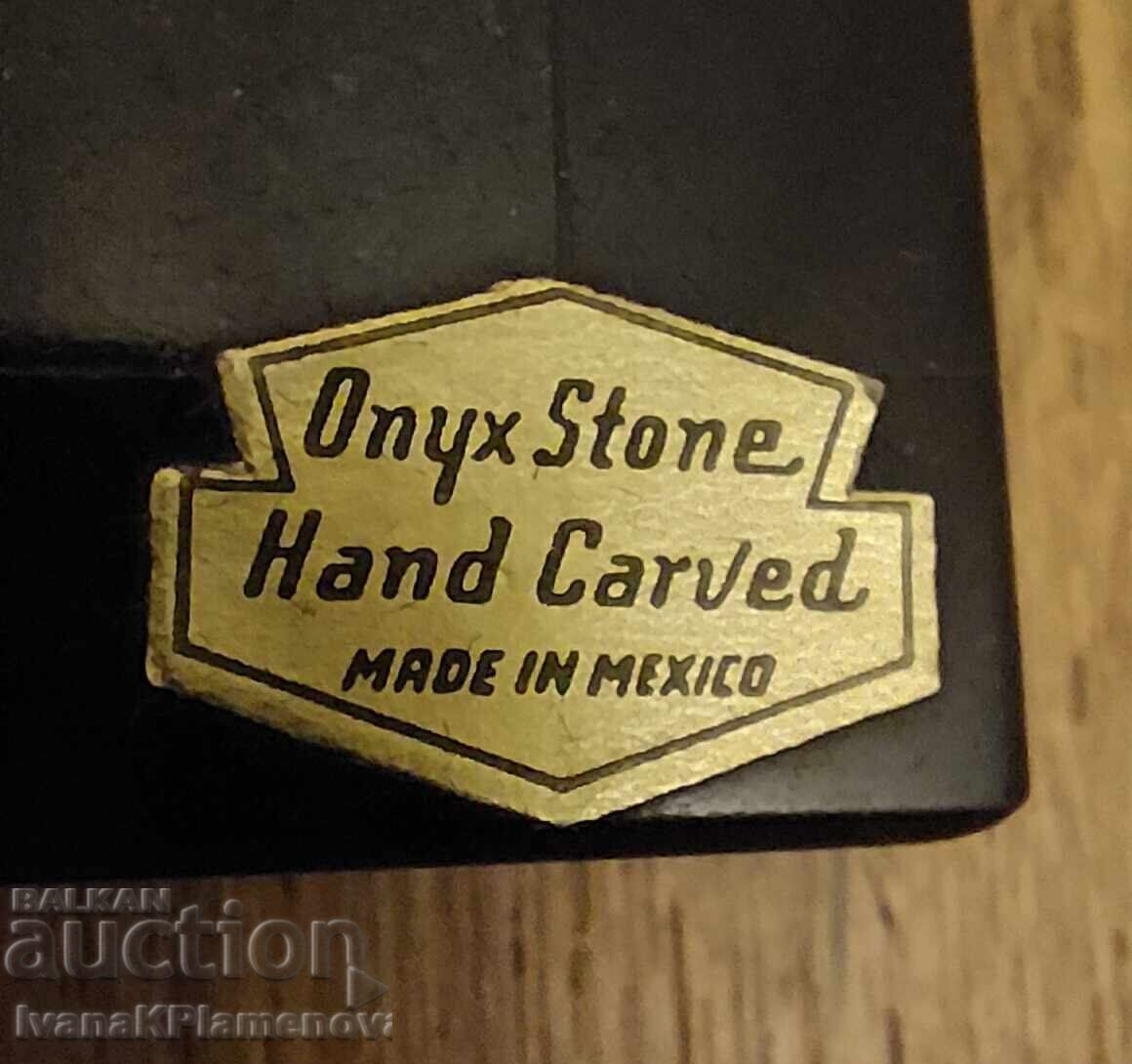 Licitație Șah din onix sculptat manual pentru cunoscători Licitație Șah din onix sculptat manual pentru cunoscători