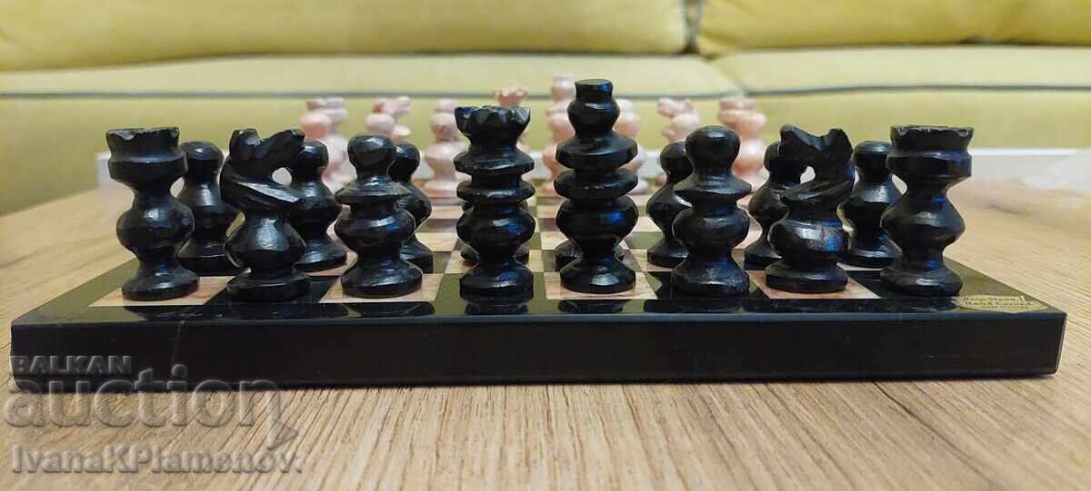 Livrarea Șah din onix sculptat manual pentru cunoscători Livrarea Șah din onix sculptat manual pentru cunoscători