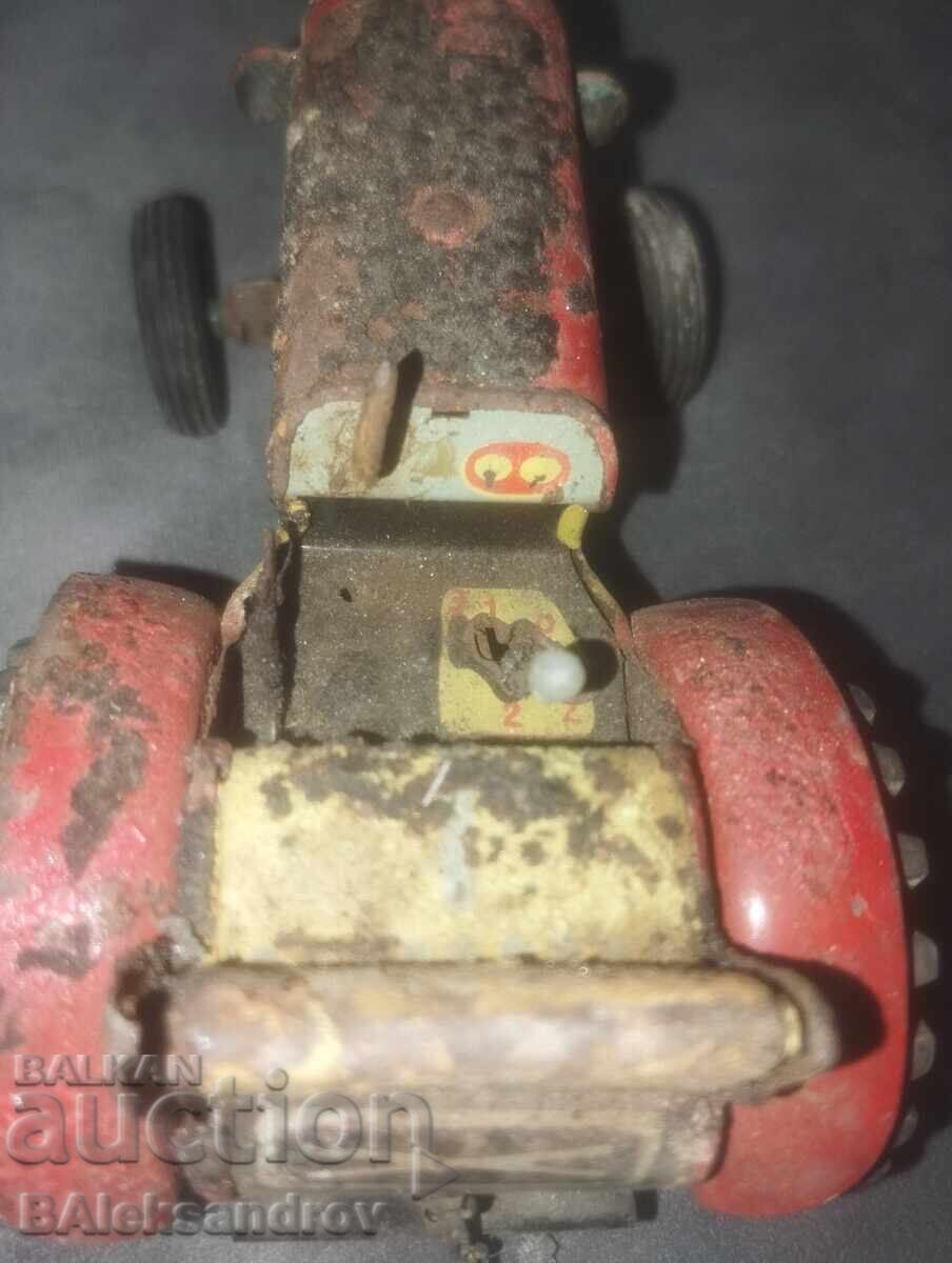 Παράδοση Παλιό λαμαρινένιο μηχανικό γερμανικό παιχνίδι Παράδοση Παλιό λαμαρινένιο μηχανικό γερμανικό παιχνίδι