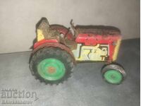 Veche râșniță mecanică germană din tablă