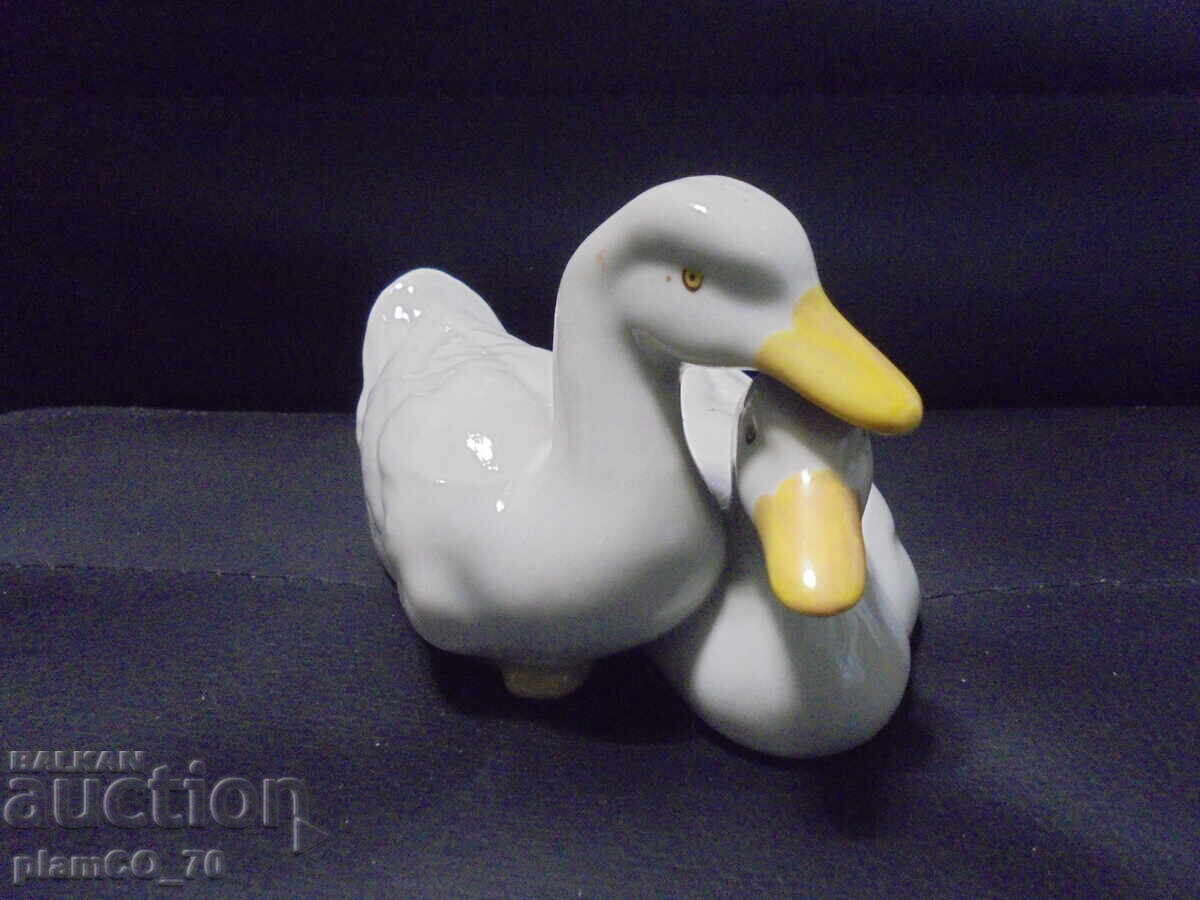 №8402 Old collectible porcelain figure - Two ducks with price 25.00 BGN | € 12.78