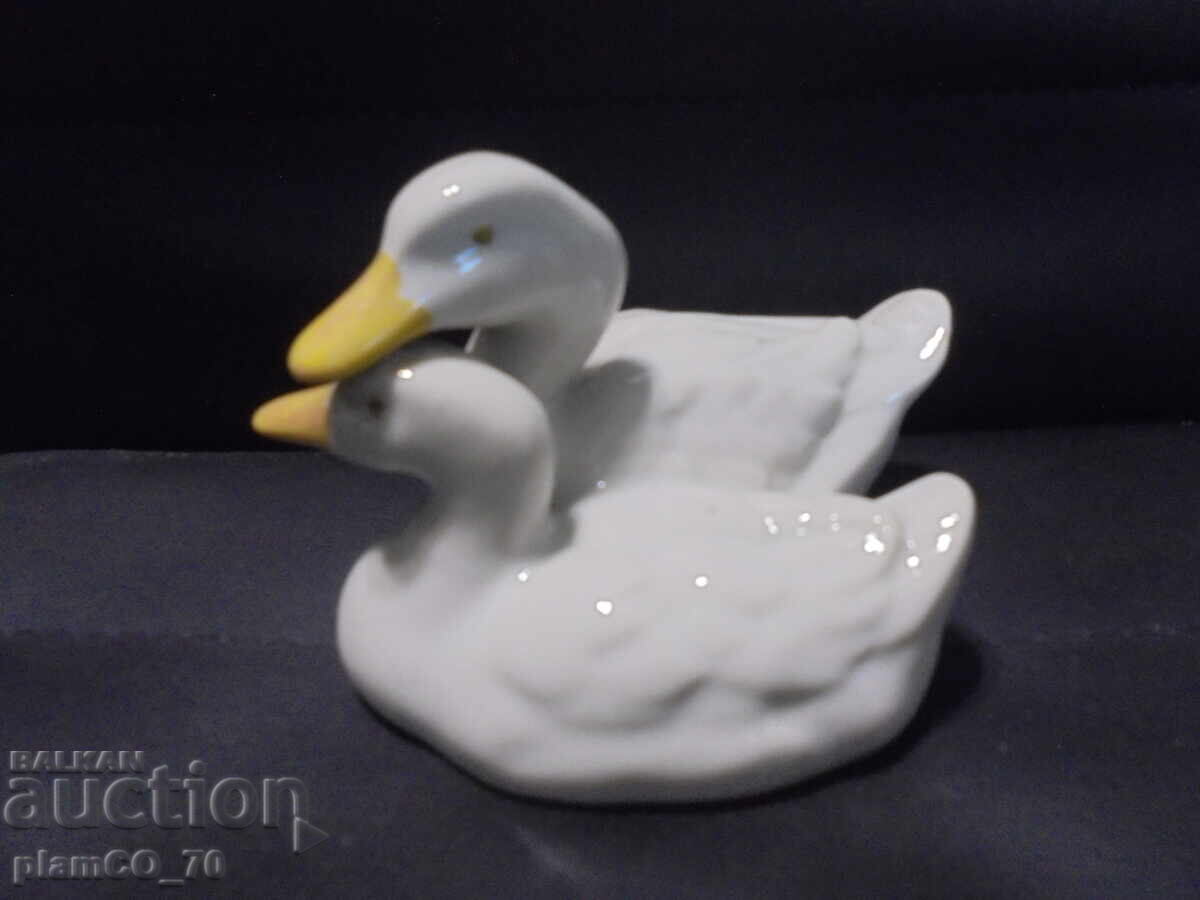 №8402 Old collectible porcelain figure - Two ducks