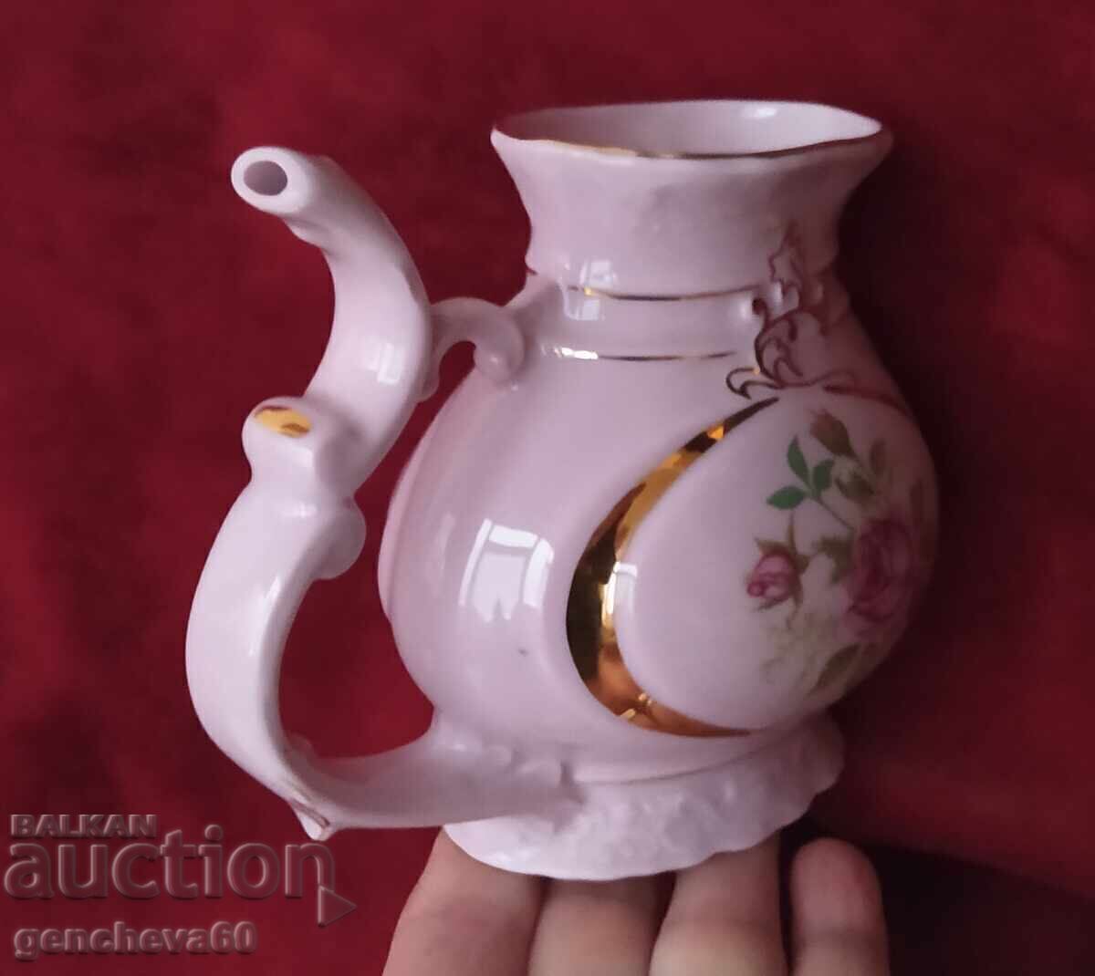 Уникален!Розов,порцелан,чайник флорални мотиви/Чехословакия с цена 25.00 €