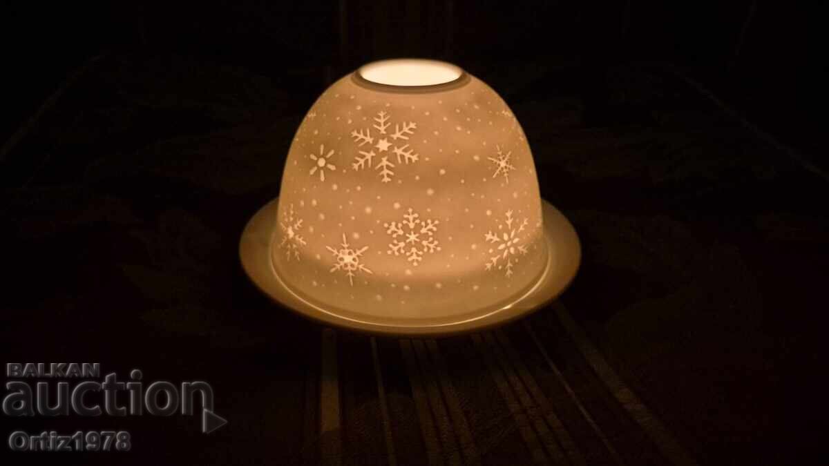 Разкошен Коледен чаен свещник–Фин порцелан! с цена 37.00 лв. | € 18.92