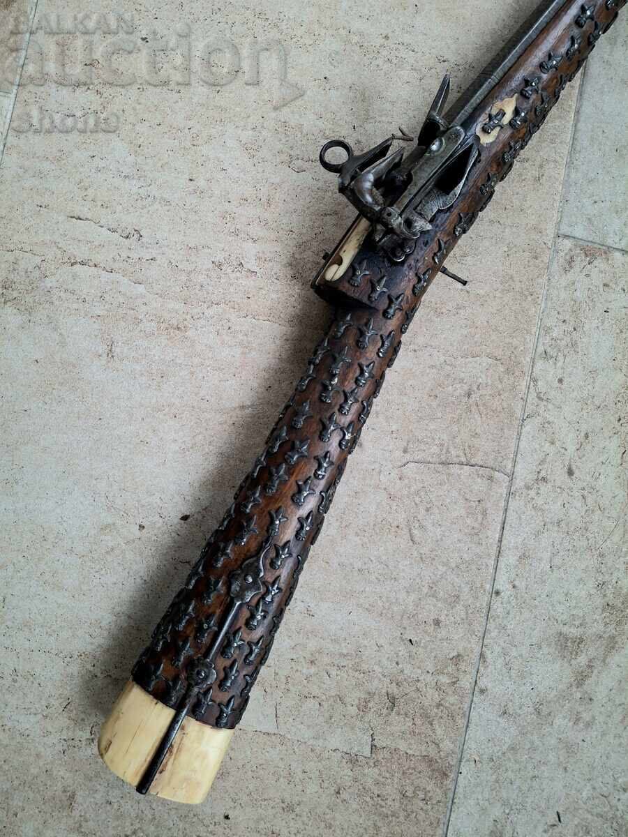 Pușcă, cremene, șurub, boilie, garoafă cu preț € 2709.85 | 5300.01 BGN