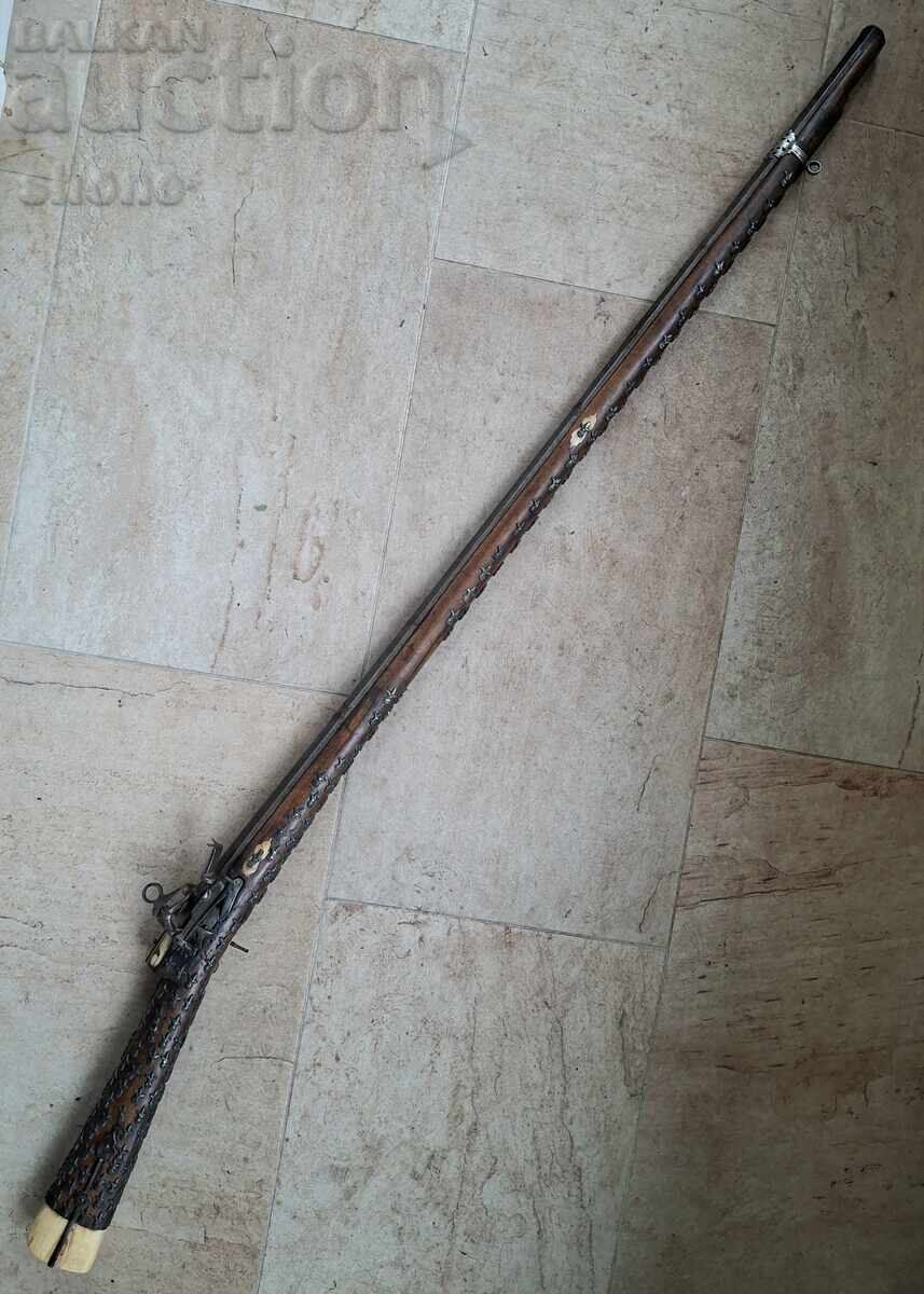 Πιστόλι, φυτίλι, σωλήνας, βράχος, γαρύφαλλο