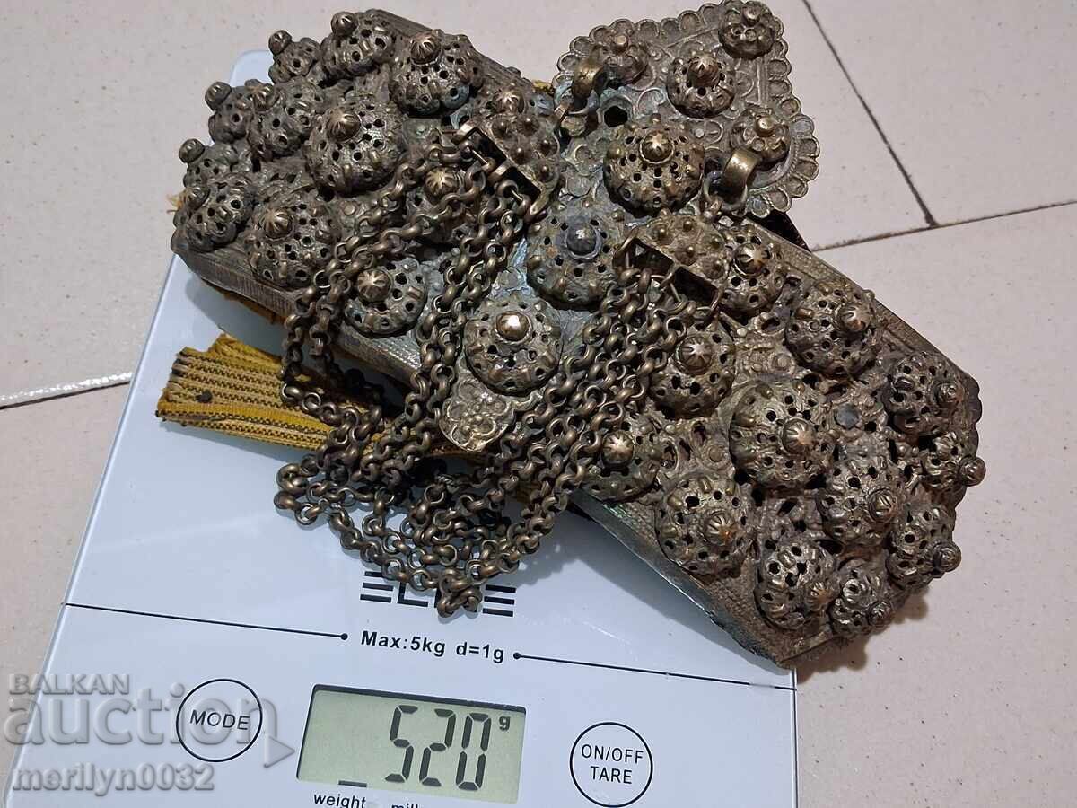 Възрожденски пафти ТЕТЕВЕН сребро 18-ти век пафта колан нкит с цена 1395.00 лв. | € 713.25 Възрожденски пафти ТЕТЕВЕН сребро 18-ти век пафта колан нкит с цена 1395.00 лв. | € 713.25