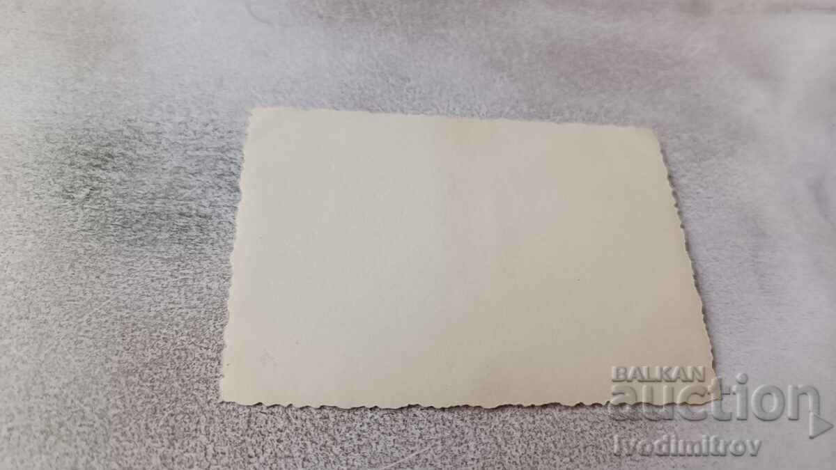 Φωτογραφία Σόφια Δύο γυναίκες και δύο αγόρια σε βόλτα με τιμή 2.35 BGN | € 1.20 Φωτογραφία Σόφια Δύο γυναίκες και δύο αγόρια σε βόλτα με τιμή 2.35 BGN | € 1.20