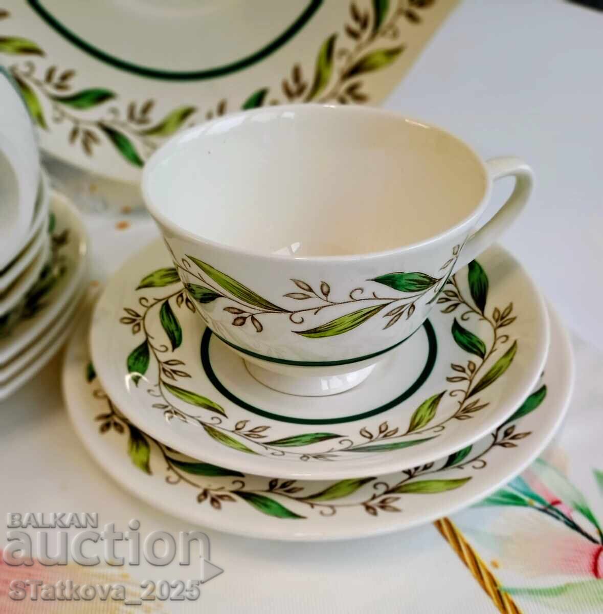 Винтидж порцеланов комплект от 4 тройни сета Royal Doulton " с цена 80.00 лв. | € 40.90 Винтидж порцеланов комплект от 4 тройни сета Royal Doulton " с цена 80.00 лв. | € 40.90