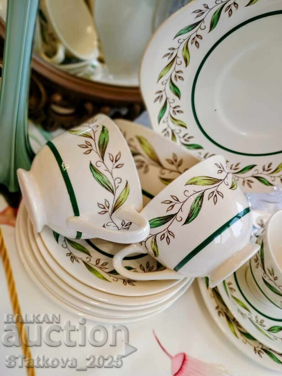 Винтидж порцеланов комплект от 4 тройни сета Royal Doulton " Винтидж порцеланов комплект от 4 тройни сета Royal Doulton "