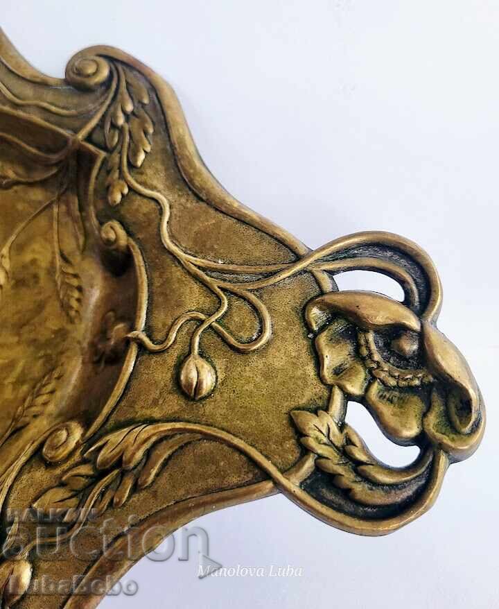 Livrarea Fructieră antică din alamă franceză în stil Art Nouveau Livrarea Fructieră antică din alamă franceză în stil Art Nouveau