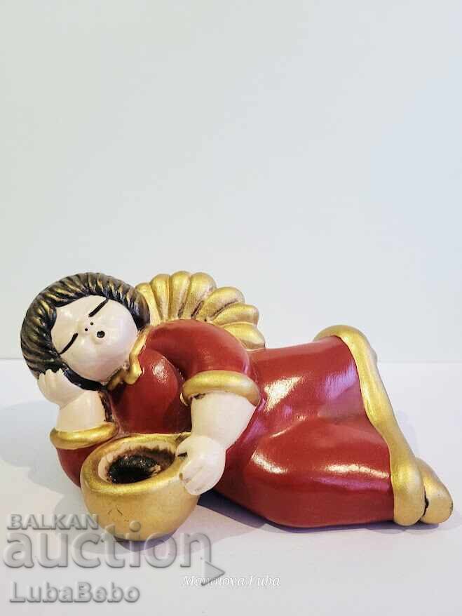 Ангел Соня с поставка за свещ. Ангел Соня с поставка за свещ.