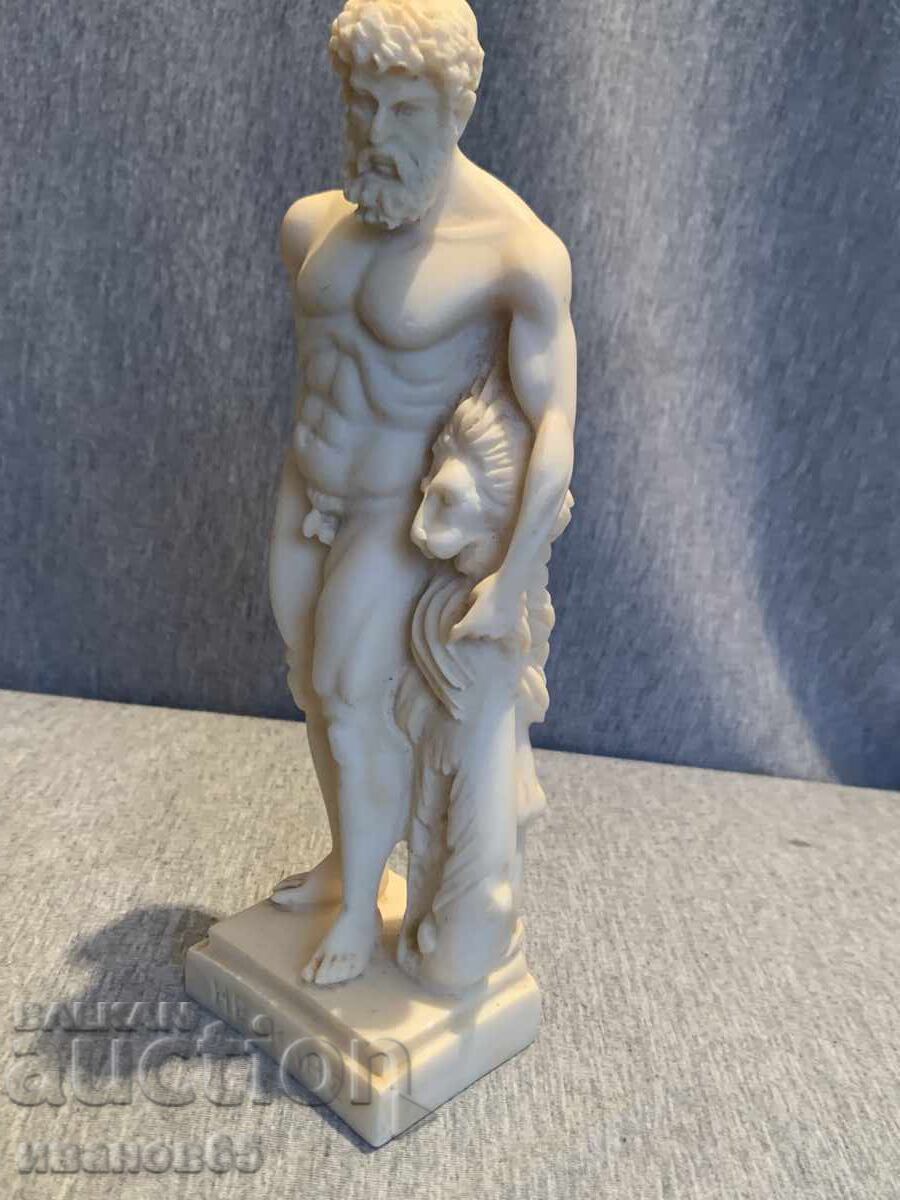 Licitație Statuetă din alabastru Eroul grec antic Hercule și Nessus Licitație Statuetă din alabastru Eroul grec antic Hercule și Nessus