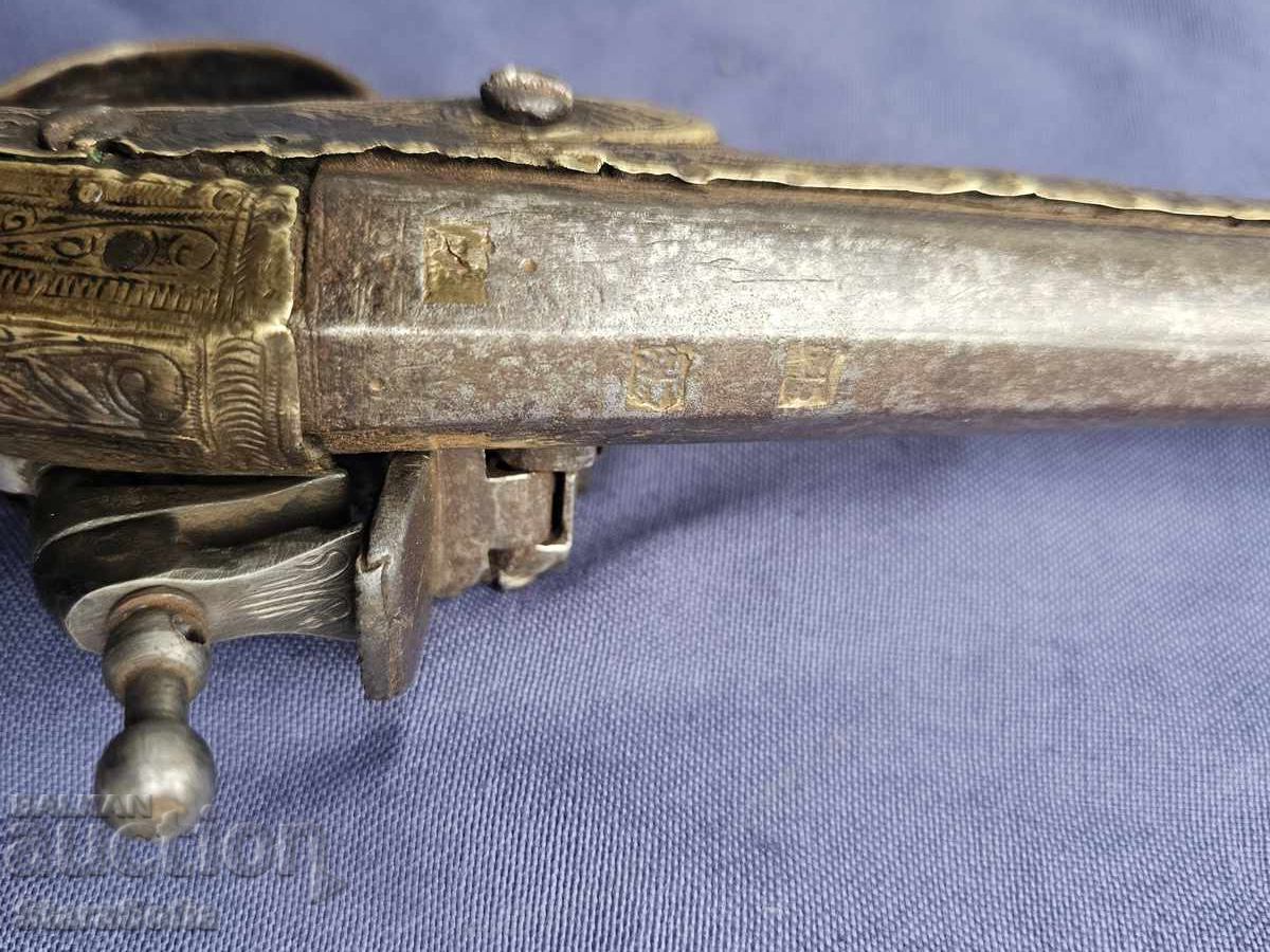 Licitație Pistol cu cremene balcanic, secolul al XIX-lea Licitație Pistol cu cremene balcanic, secolul al XIX-lea