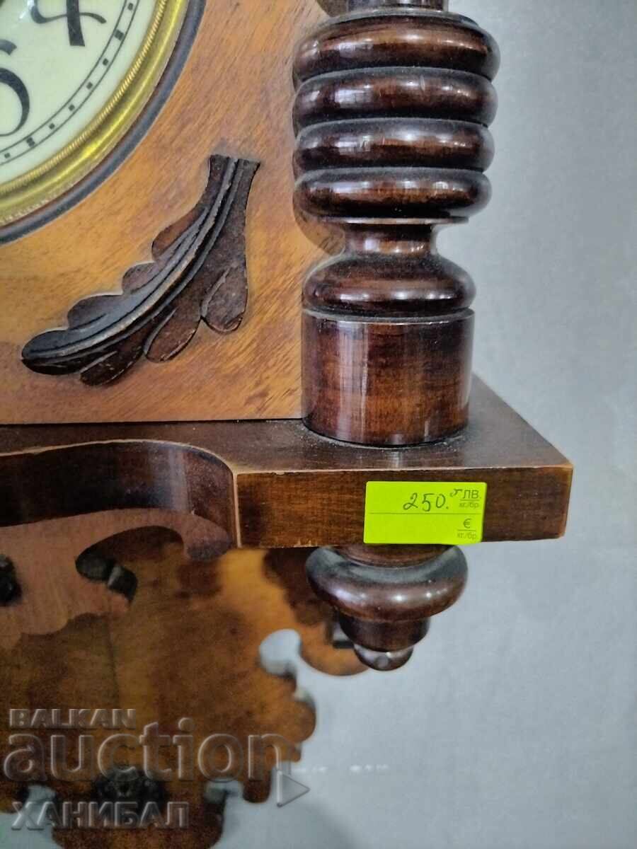 BEAUTIFUL WALL CLOCK WITH PORCELAIN DIAL, WORKING - 5 BEAUTIFUL WALL CLOCK WITH PORCELAIN DIAL, WORKING - 5