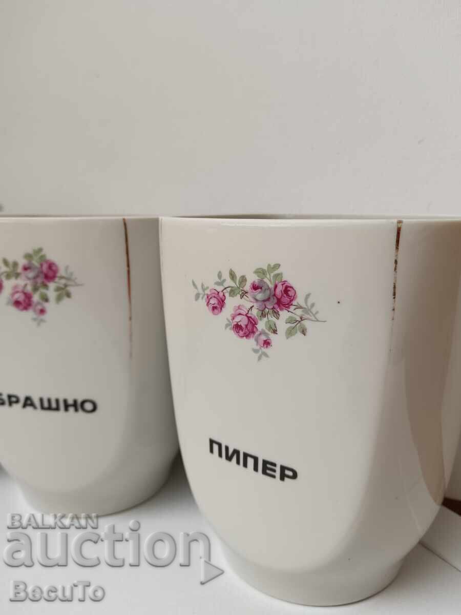 5 τμχ πορσελάνινα βάζα μπαχαρικών για συμπλήρωση σερβίτσιου με τιμή 30.00 BGN | € 15.34 5 τμχ πορσελάνινα βάζα μπαχαρικών για συμπλήρωση σερβίτσιου με τιμή 30.00 BGN | € 15.34