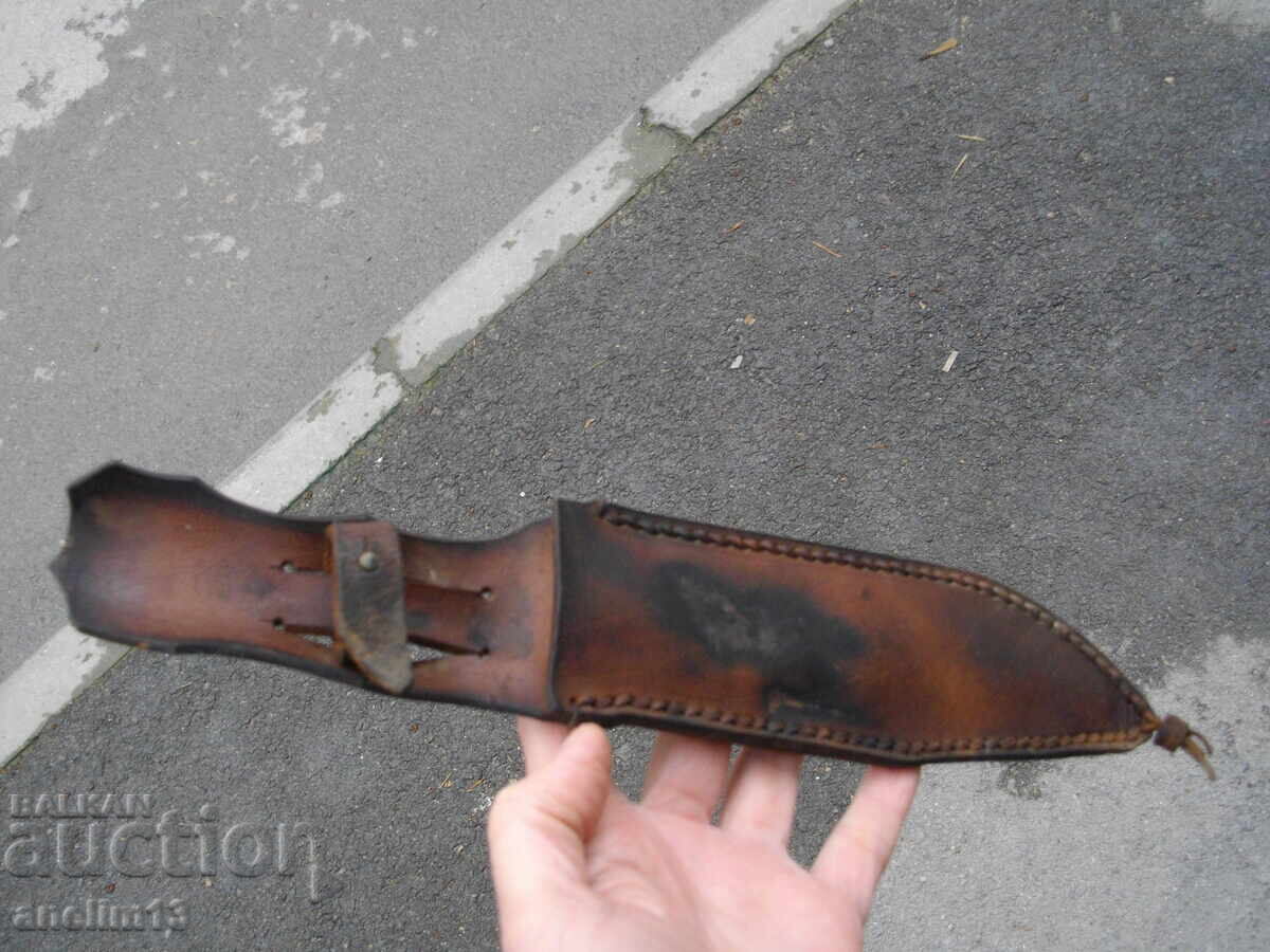 Delivery of OLD LARGE LEATHER KNIFE SHEATH Delivery of OLD LARGE LEATHER KNIFE SHEATH