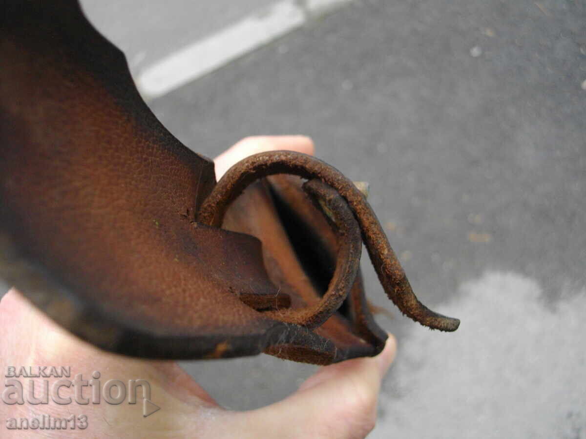 OLD LARGE LEATHER KNIFE SHEATH - 5 OLD LARGE LEATHER KNIFE SHEATH - 5