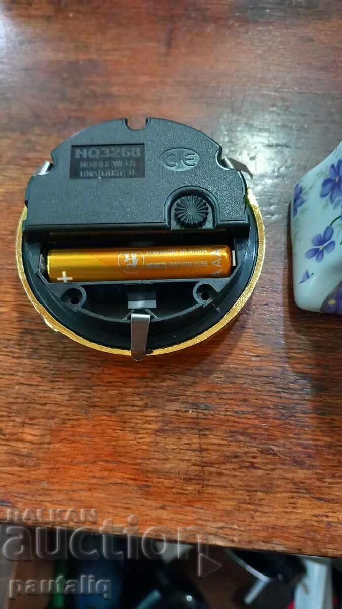 НАСТОЛЕН КВАРЦОВ ЧАСОВНИК ПОРЦЕЛАН - 5 НАСТОЛЕН КВАРЦОВ ЧАСОВНИК ПОРЦЕЛАН - 5