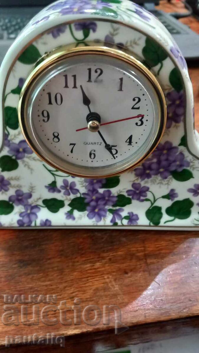 НАСТОЛЕН КВАРЦОВ ЧАСОВНИК ПОРЦЕЛАН - 6 НАСТОЛЕН КВАРЦОВ ЧАСОВНИК ПОРЦЕЛАН - 6