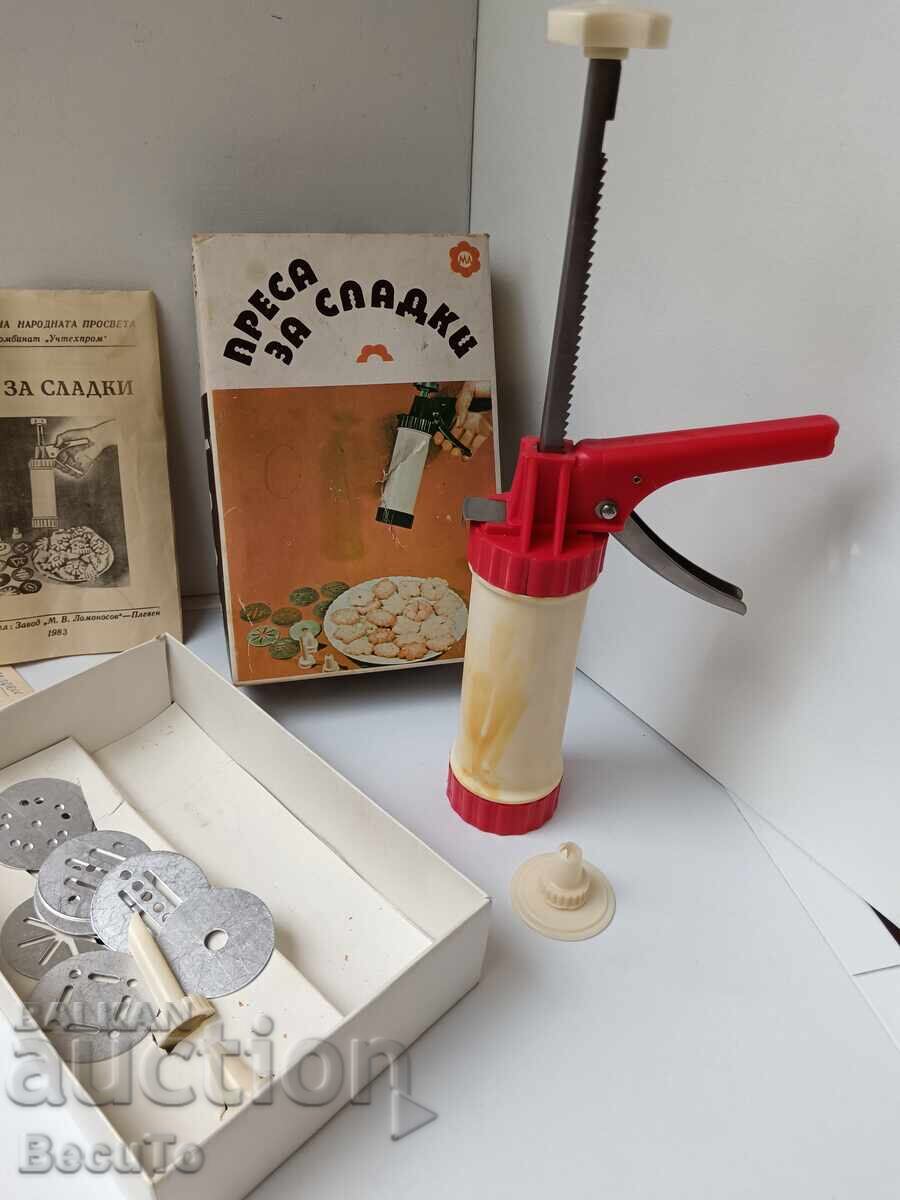 Δημοπρασία Σοσιαλιστική πρέσα για μπισκότα με το αυθεντικό κουτί + αυθεντική συνταγή Δημοπρασία Σοσιαλιστική πρέσα για μπισκότα με το αυθεντικό κουτί + αυθεντική συνταγή