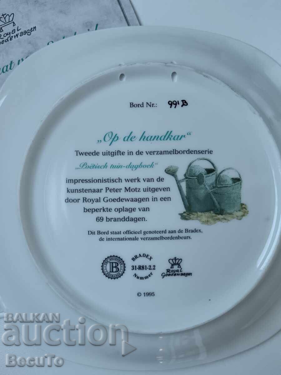 Auction Decorative plate with a cart, certificate, original box Auction Decorative plate with a cart, certificate, original box