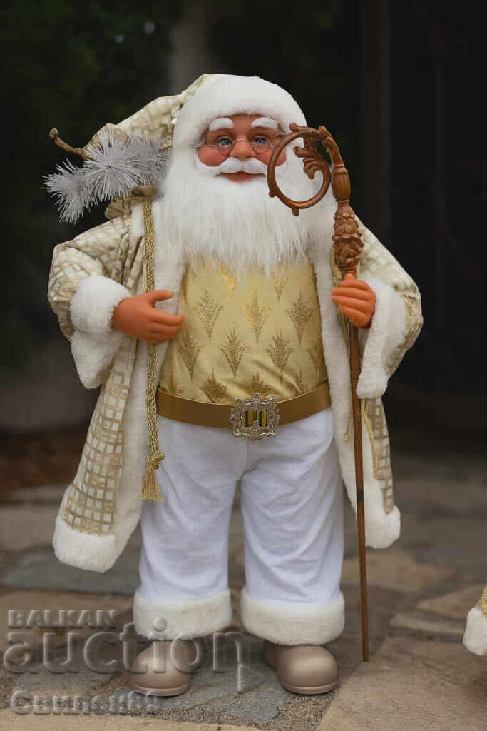 Moș Crăciun Auriu – atmosferă festivă instantanee acasă Moș Crăciun Auriu – atmosferă festivă instantanee acasă