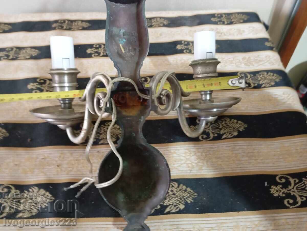 Auction Vintage wall sconce Auction Vintage wall sconce