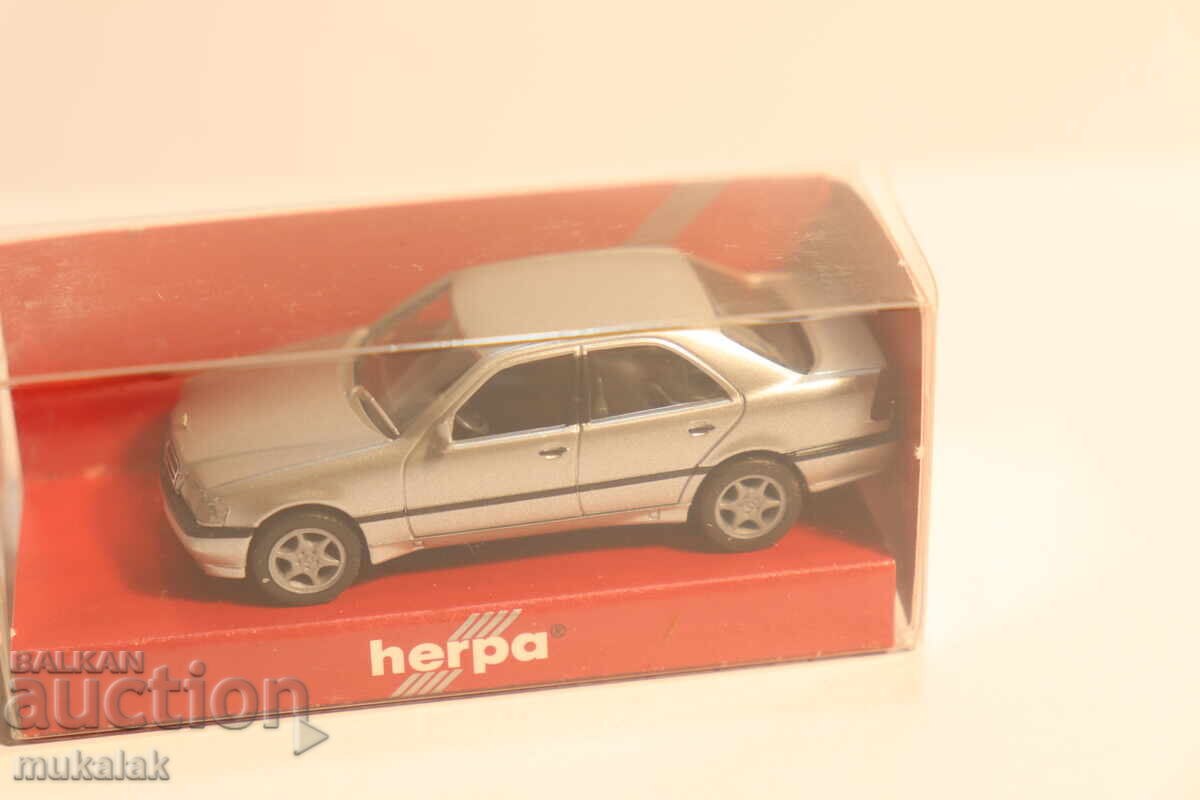 HERPA 1/87 H0 MERCEDES BENZ C JUCĂRIE MODEL DE MAȘINĂ cu preț 15.00 BGN | € 7.67