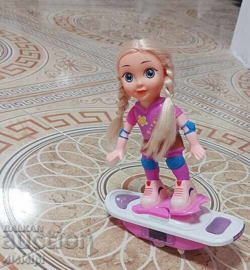 Păpușă pe baterii Păpușă pe baterii