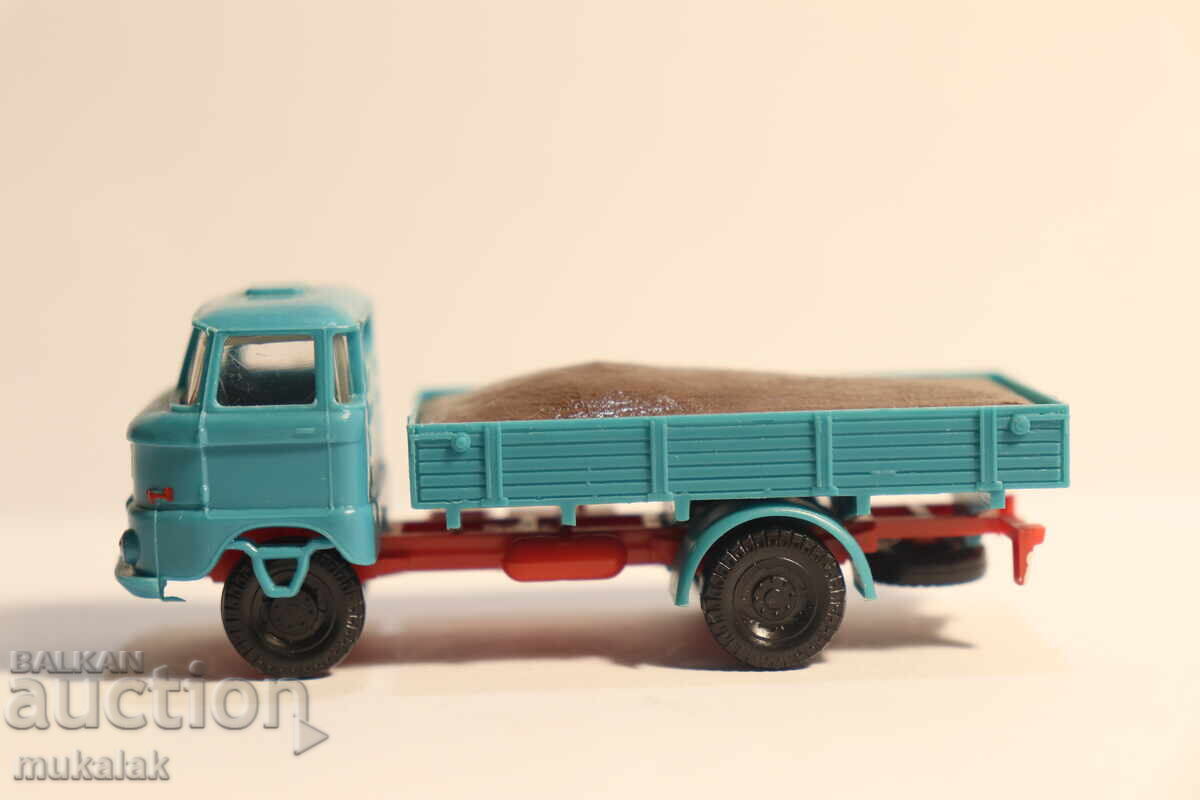S.E.S.??? 1:87 H0 IFA IFA CAMION MODEL COLIȚĂ