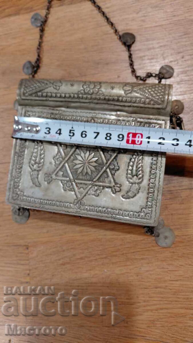 Доставка на Сачан кутия възрожденска. Доставка на Сачан кутия възрожденска.