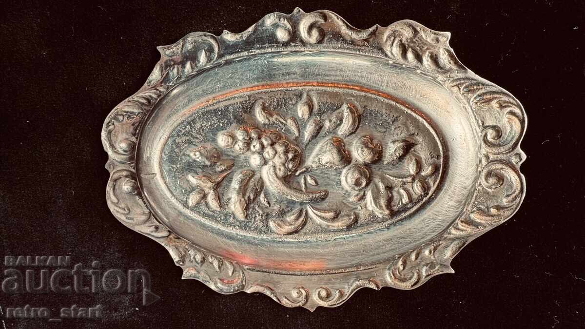 Сребърна чиниика 69 грама проба 900 с цена 210.00 лв. | € 107.37 Сребърна чиниика 69 грама проба 900 с цена 210.00 лв. | € 107.37