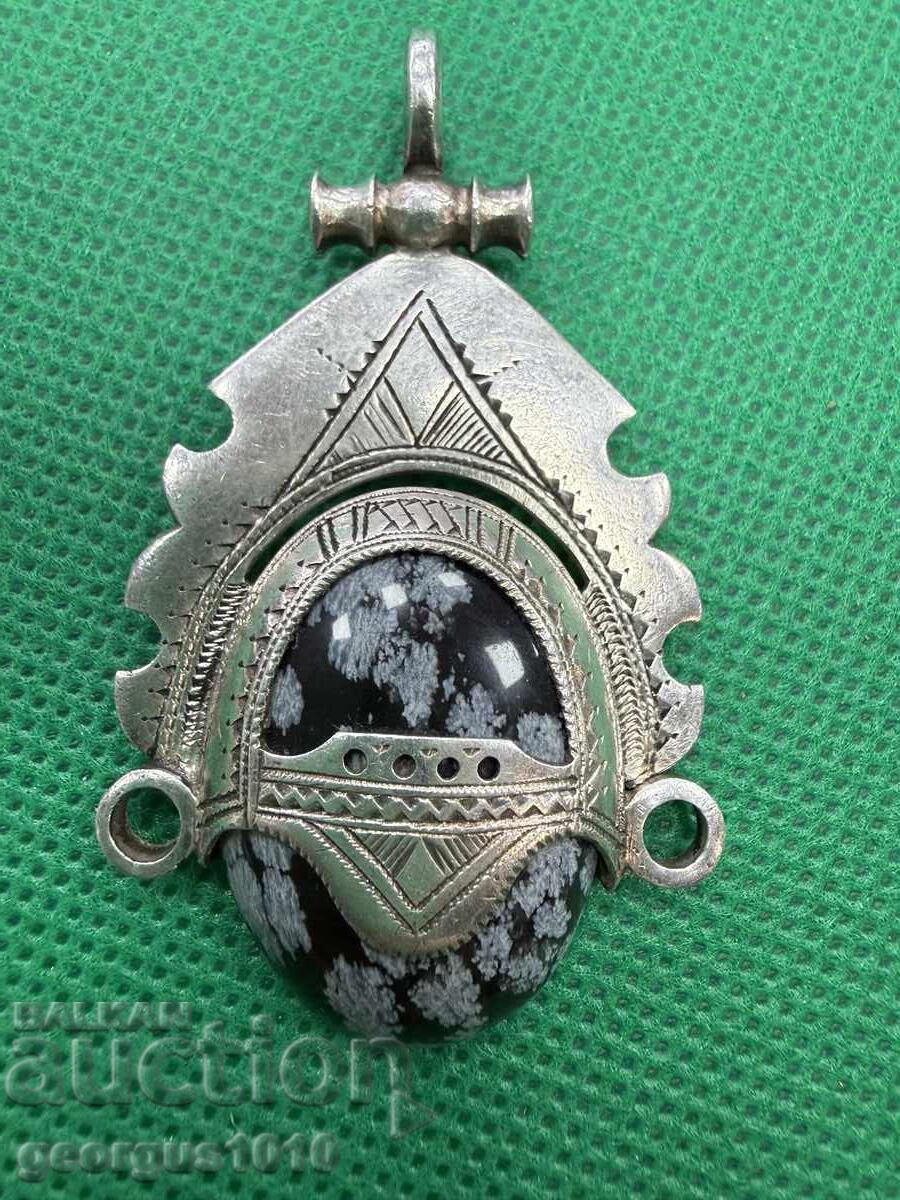 Сребърен медальон №7706 с цена 140.00 лв. | € 71.58 Сребърен медальон №7706 с цена 140.00 лв. | € 71.58